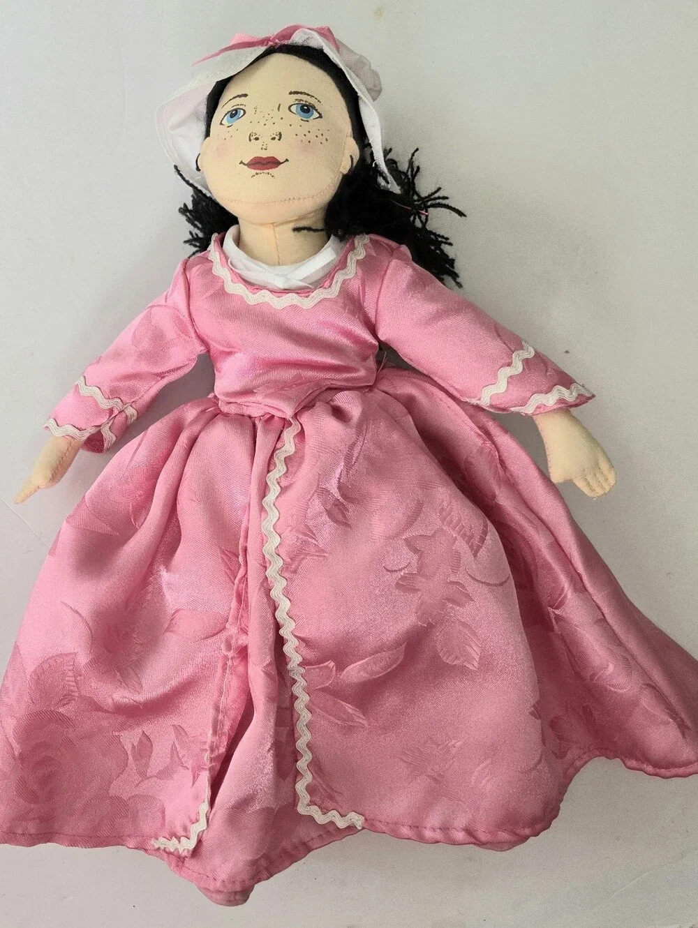 LOT OF 9 HISTORICAL CLOTH DOLLS, PAINTED FACES, COLONIAL WILLIAMSBURG FOUNDATION